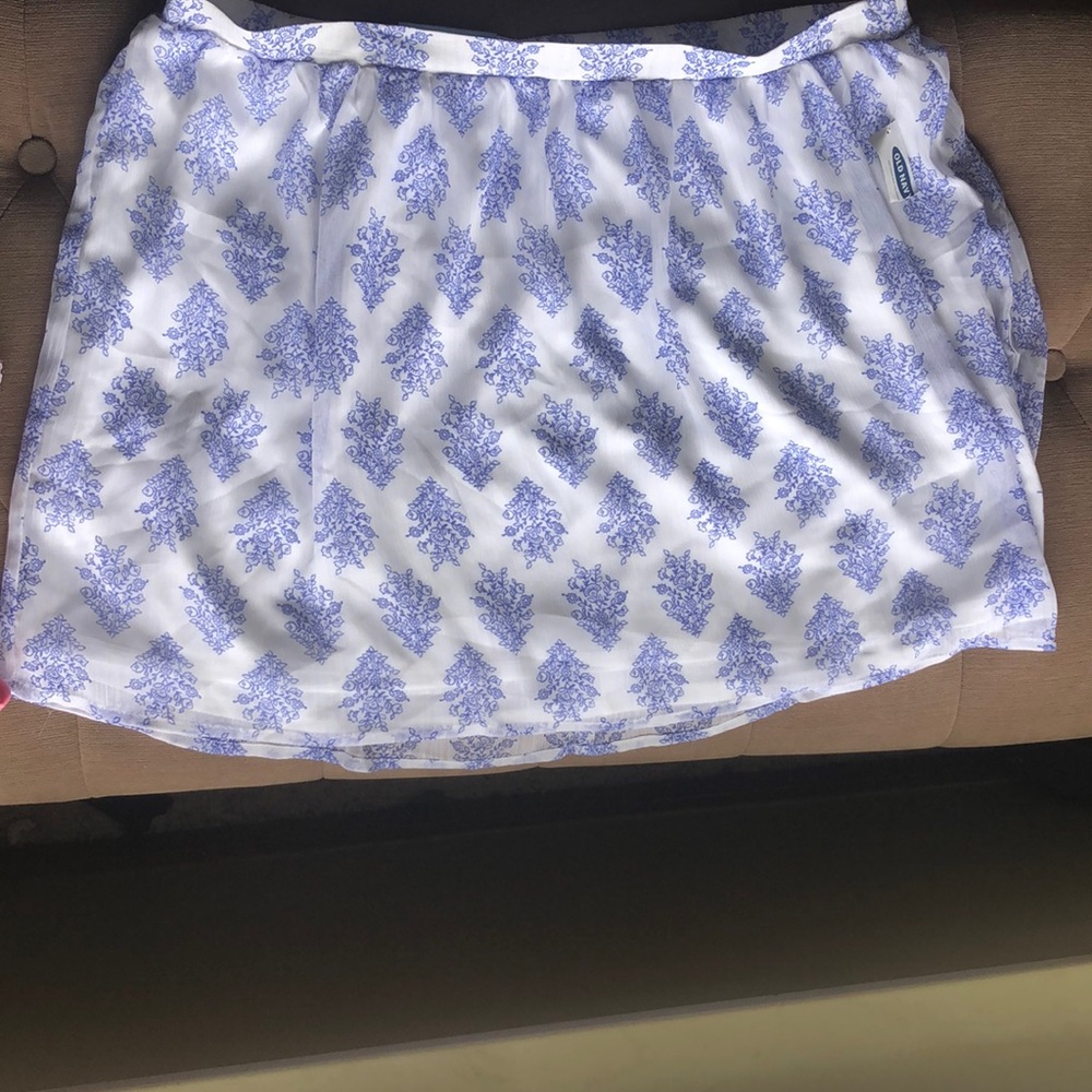 Old Navy fluttery skirt NWT